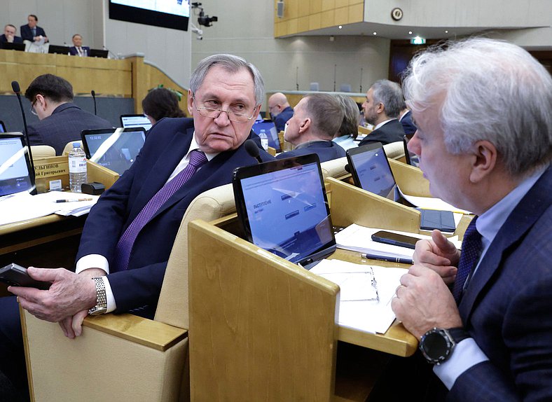 Председатель Комитета по энергетике Николай Шульгинов и Первый заместитель Председателя Комитета Павел Завальный