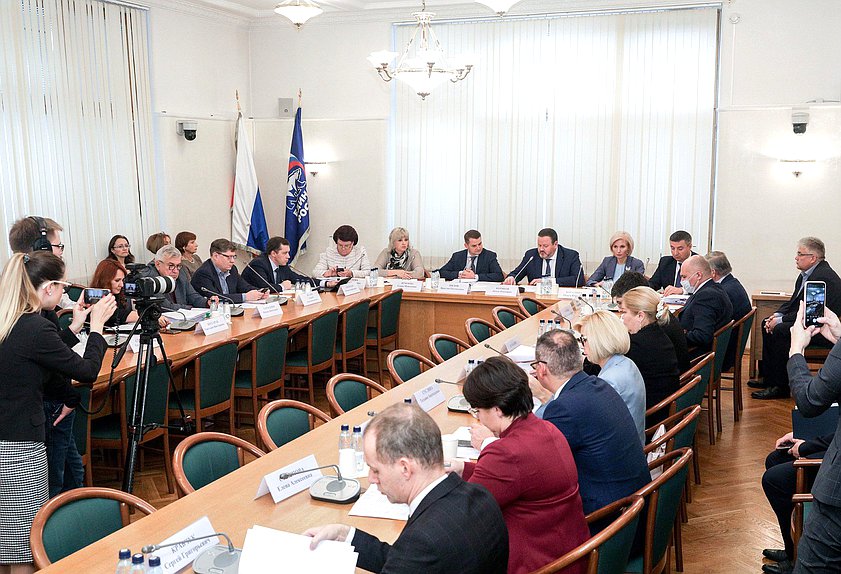 Заседание Комитета по труду, социальной политике и делам ветеранов