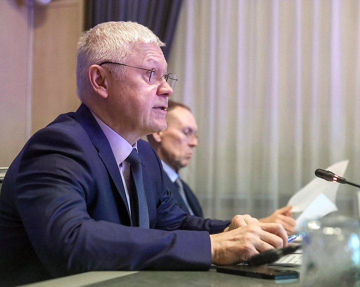 Председатель Комитета по безопасности и противодействию коррупции Василий Пискарев