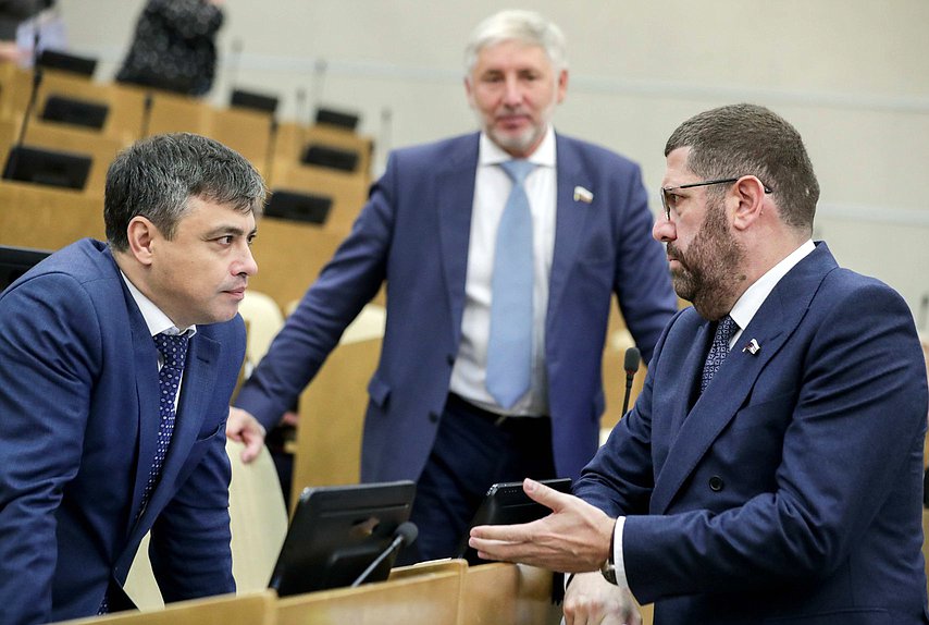 Председатель Комитета по охране здоровья Дмитрий Морозов и член Комитета по охране здоровья Борис Менделевич