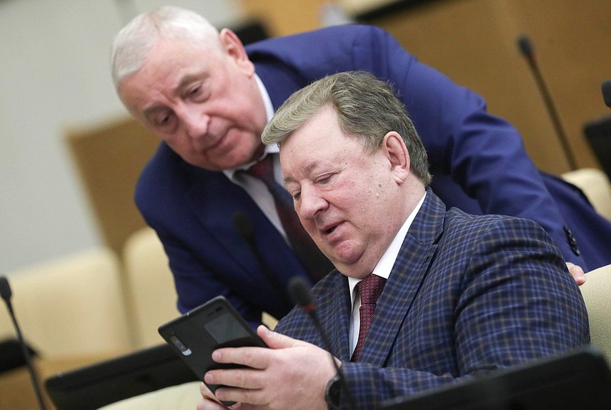 Председатель Комитета по развитию Дальнего Востока и Арктики Николай Харитонов и Председатель Комитета по аграрным вопросам Владимир Кашин