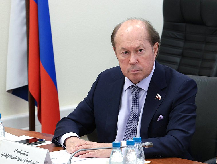 Заместитель Председателя Комитета по науке и высшему образованию Владимир Кононов