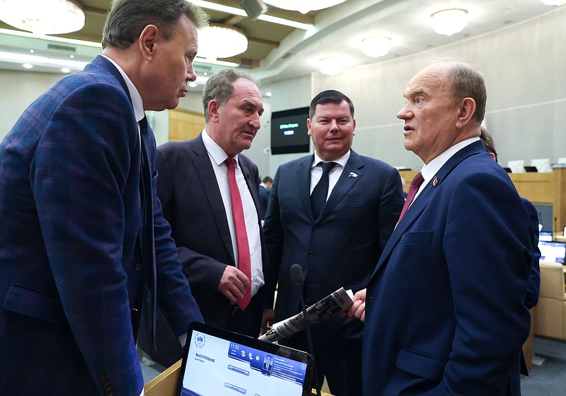 Руководитель фракции КПРФ Геннадий Зюганов