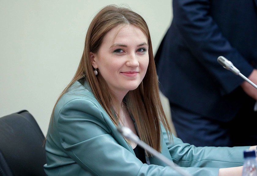 Ксения горячева депутат фото Заседание Комитета по науке и высшему образованию