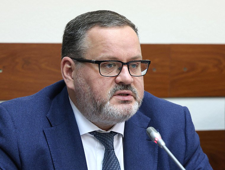 Министр труда и социальной защиты РФ Антон Котяков