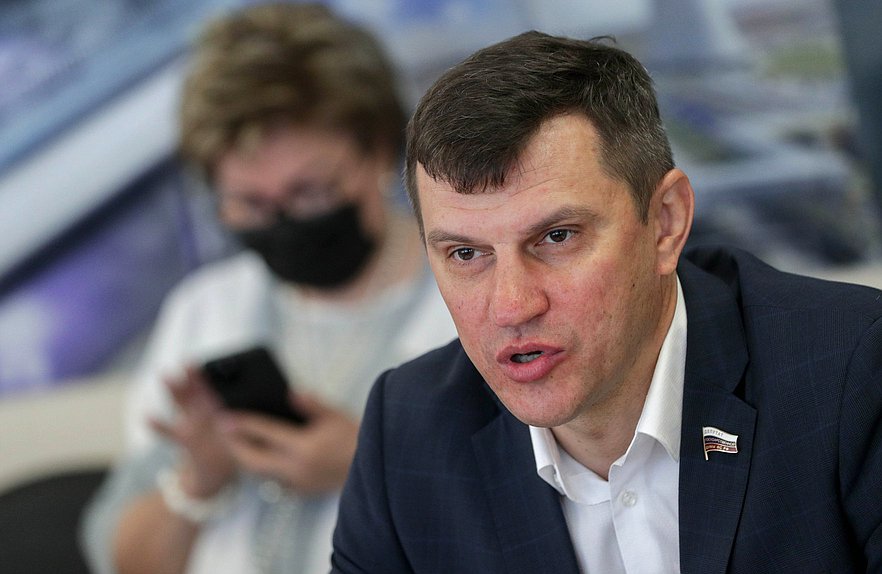 Член Комитета по экономической политике, промышленности, инновационному развитию и предпринимательству Алексей Балыбердин