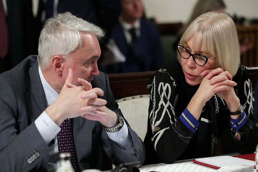 Chairman of the Committee on Defence Andrey Kartapolov and First Deputy Chairwoman of the Committee on Economic Policy Nadezhda Shkolkina