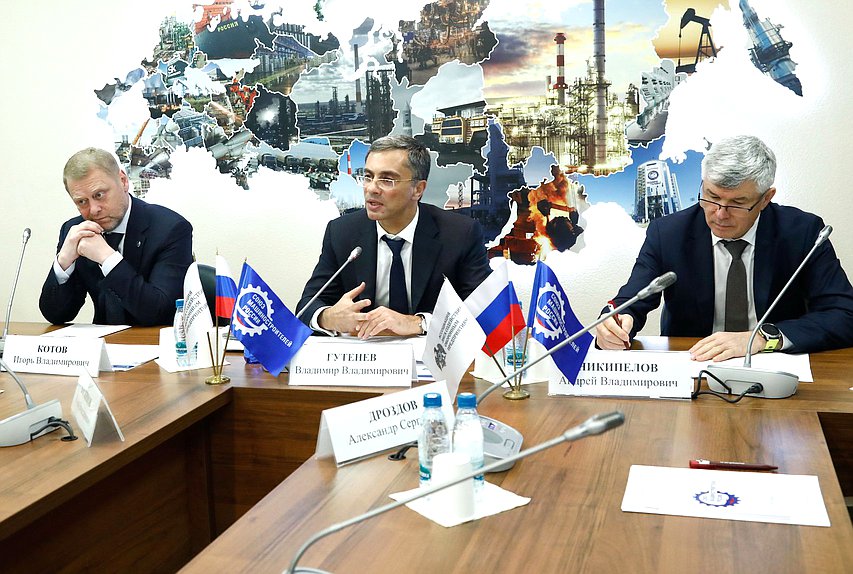 Председатель Комитета по промышленности и торговле Владимир Гутенев