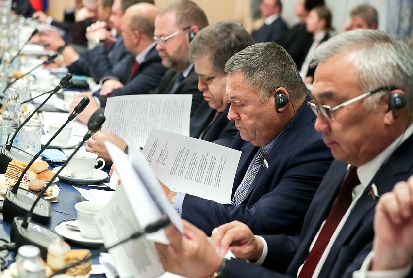 V Заседание межпарламентской комиссии по сотрудничеству между Федеральным Собранием и Постоянным комитетом Всекитайского собрания народных представителей КНР