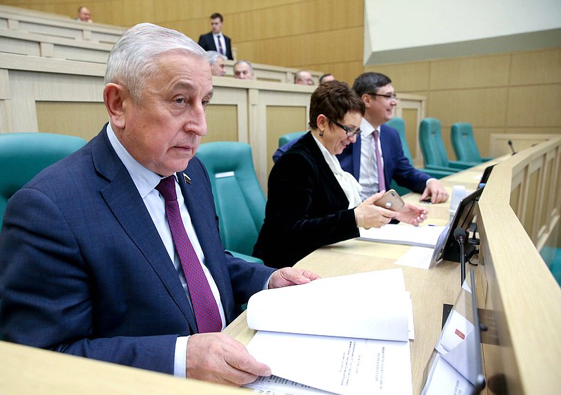 Председатель Комитета по региональной политике и проблемам Севера и Дальнего Востока Николай Харитонов
