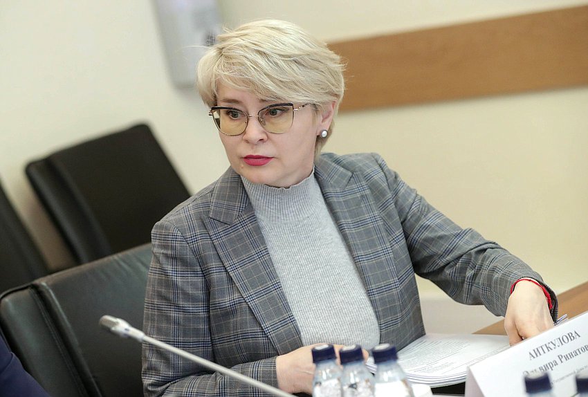 Член Комитета по просвещению Эльвира Аиткулова