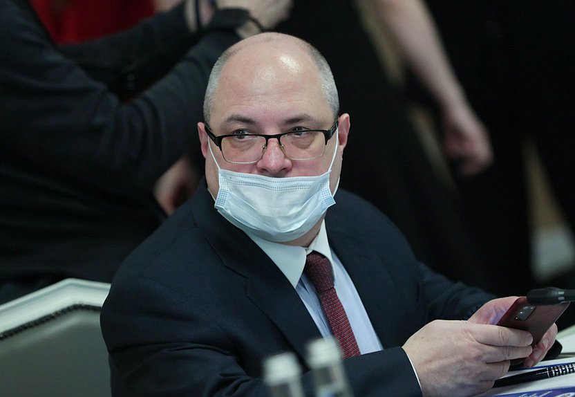 Председатель Комитета по вопросам собственности, земельным и имущественным отношениям Сергей Гаврилов
