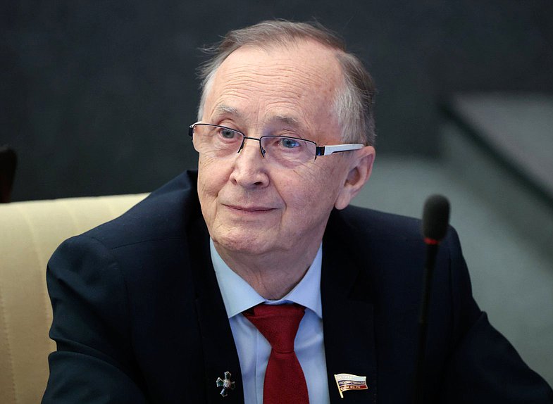 Первый заместитель Председателя Комитета по развитию гражданского общества, вопросам общественных и религиозных объединений Николай Бурляев