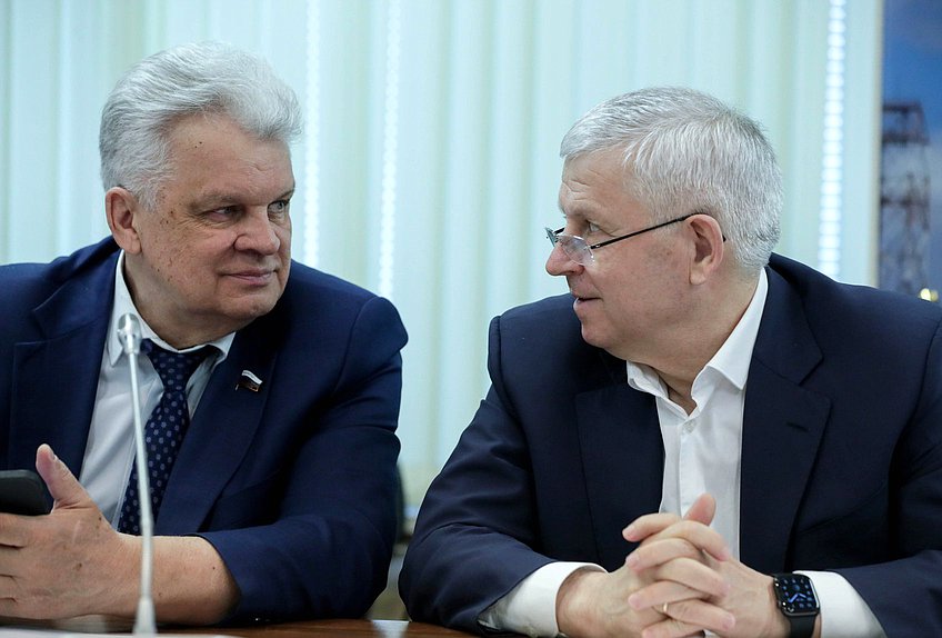 Члены Комитета Государственной Думы по экономической политике Виктор Казаков и Виктор Кидяев
