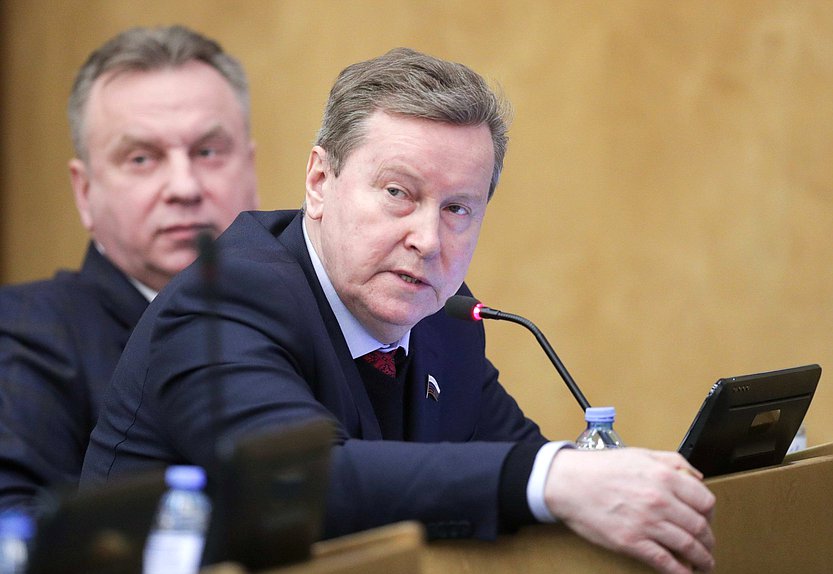 Первый заместитель Председателя Комитета по контролю и Регламенту Олег Нилов