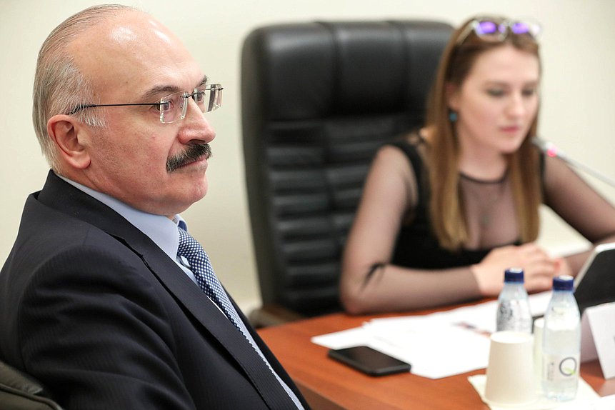 Председатель Комитета по науке и высшему образованию Сергей Кабышев