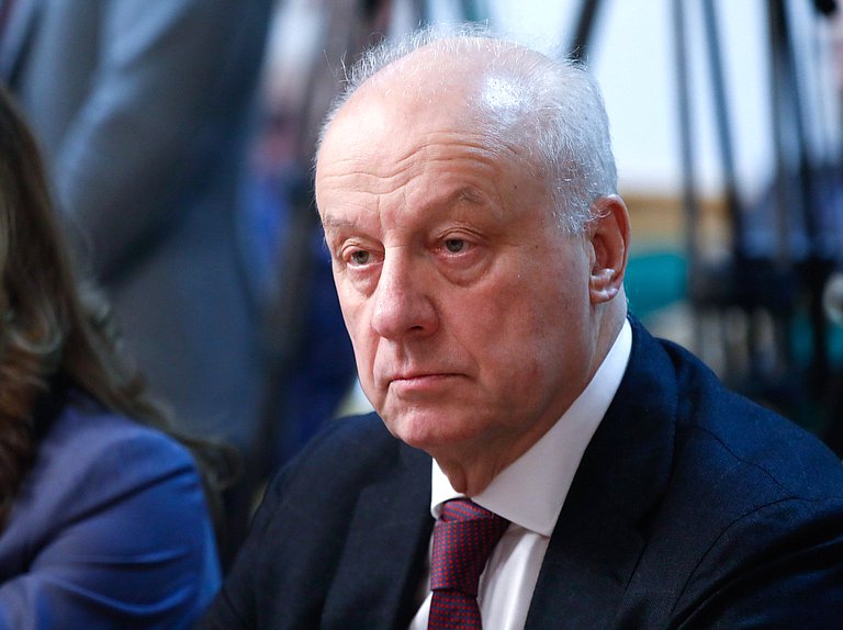 Член Комитета по бюджету и налогам Игорь Шубин