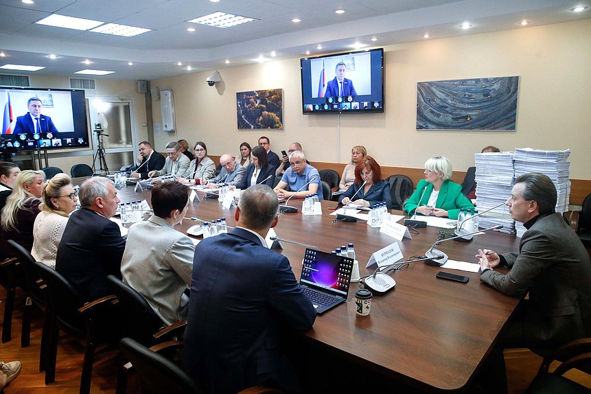 Заседание экспертного совета Комитета по экологии, природным ресурсам и охране окружающей среды по вопросу обсуждения ПФЗ «О внесении изменений в ФЗ «Об ответственном обращении с животными и о внесении изменений в отдельные законодательные акты РФ»