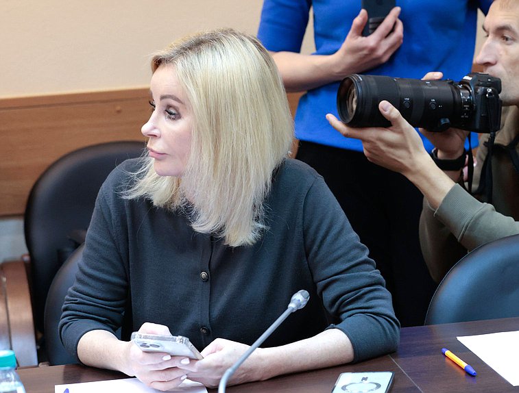 Член Комитета по экологии, природным ресурсам и охране окружающей среды Елена Бондаренко