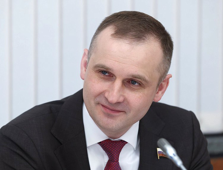 Председатель Комитета по охране здоровья Сергей Леонов