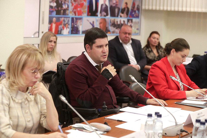 Заместитель Председателя Комитета по молодежной политике Михаил Киселев