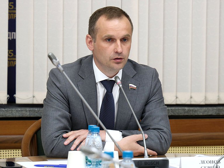 Председатель Комитета по охране здоровья Сергей Леонов