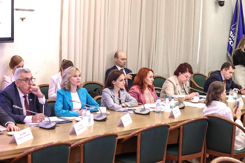Совместное заседание Комитетов по молодежной политике и по труду, социальной политике и делам ветеранов