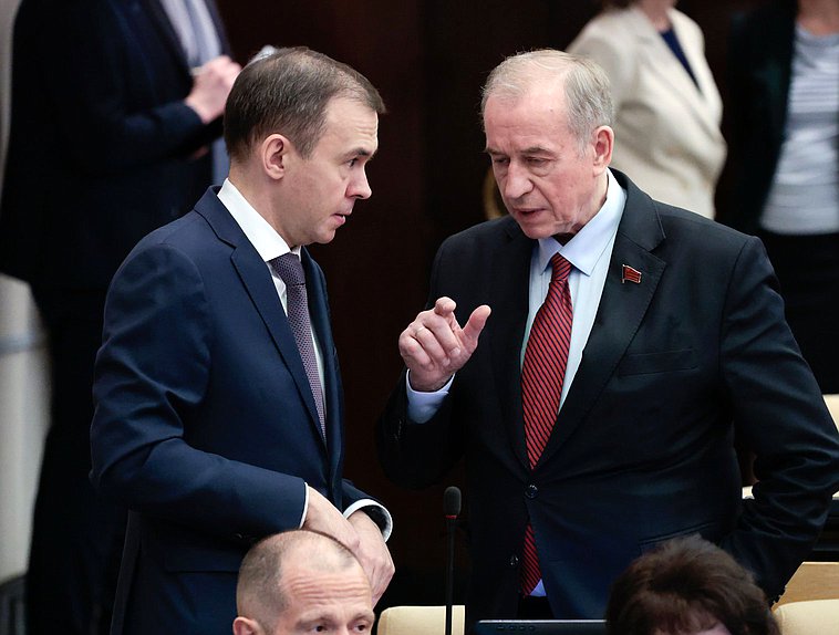 Первый заместитель Председателя Комитета по безопасности и противодействию коррупции Юрий Афонин и Первый заместитель Председателя Комитета по энергетике Сергей Левченко