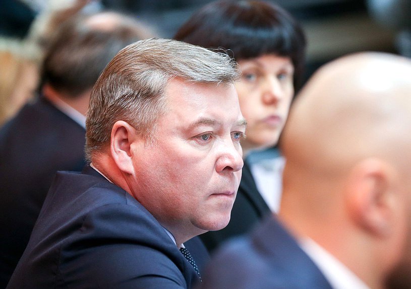 Член Комитета по природным ресурсам, собственности и земельным отношениям Николай Малов
