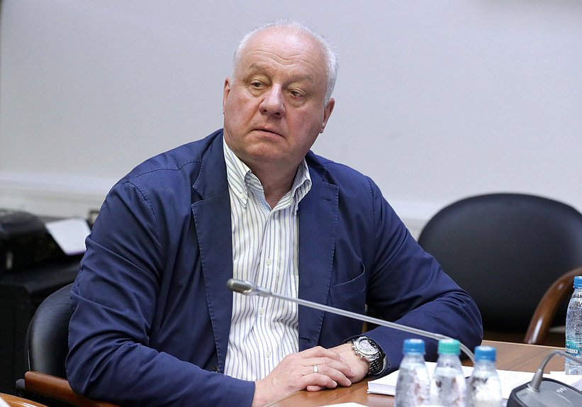 Член Комитета по бюджету и налогам Игорь Шубин