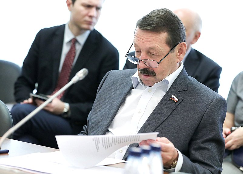 Заместитель Председателя Комитета по промышленности и торговле Геннадий Скляр