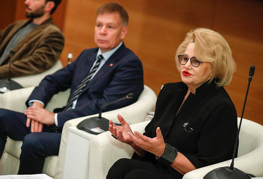 Председатель Комитета по вопросам семьи, женщин и детей Нина Останина