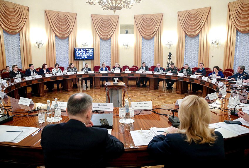 Заседание экспертного совета по вопросам совершенствования законодательства в социальной сфере при заместителе Председателя Государсвенной Думы Анне Кузнецовой