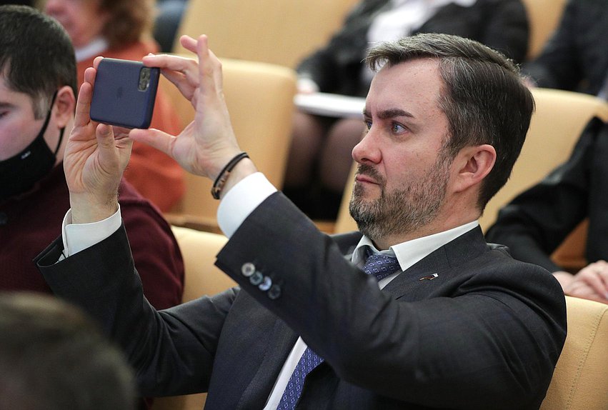 Парламентские слушания на тему «Совершенствование правового механизма государственного регулирования ценообразования на продовольственные товары первой необходимости»
