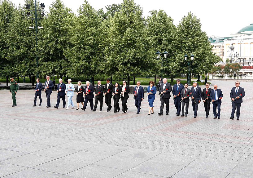 Пленарное заседание третьего международного парламентского форума СНГ «Пушкинские чтения»
