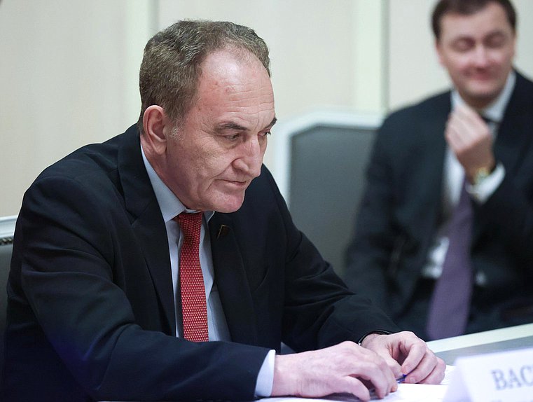 Член Комитета по аграрным вопросам Николай Васильев