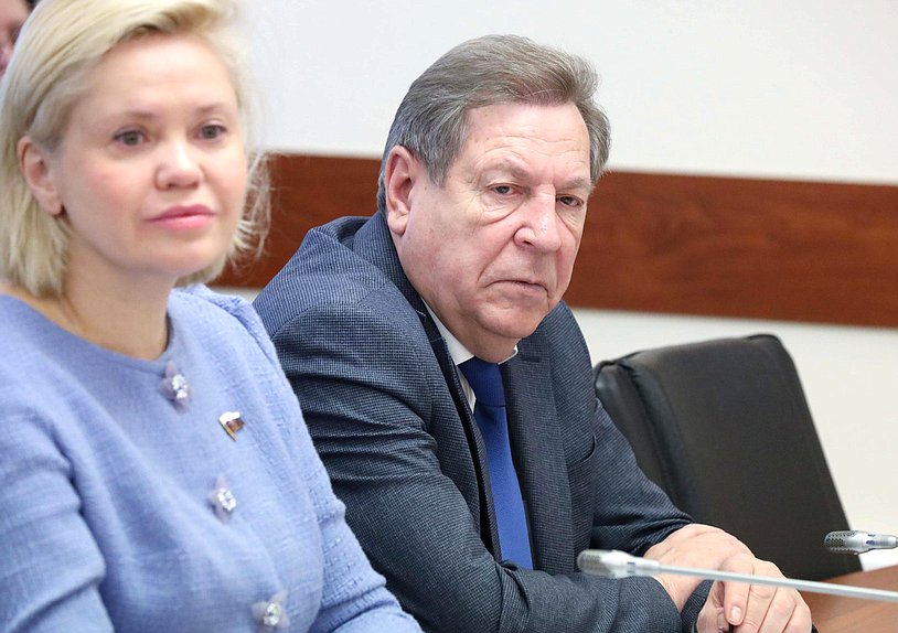 Член Комитета по науке и высшему образованию Михаил Кузьмин