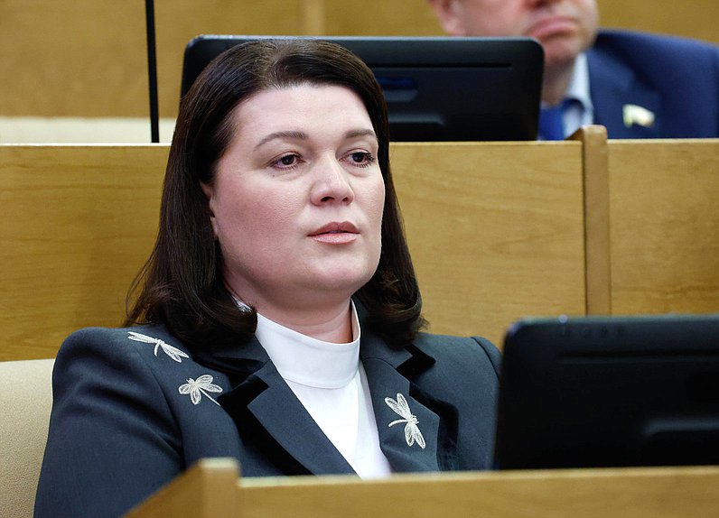 Член Комитета по защите семьи, вопросам отцовства, материнства и детства Василина Кулиева