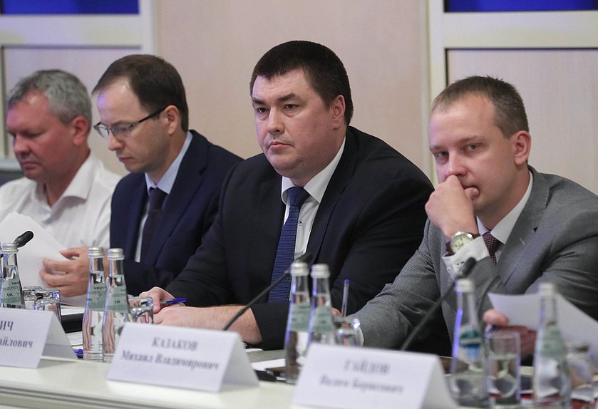 Заседание рабочей группы, сформированной для анализа законодательства РФ в сферах безопасности и миграционной политики