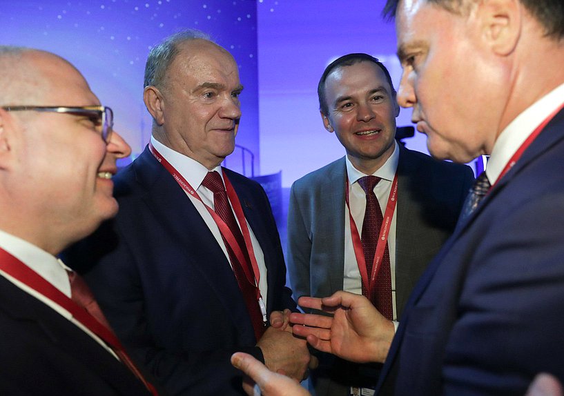 Chairman of the Committee on Ownership, Land and Property Relations Sergey Gavrilov, leader of the CPRF faction Gennady Zyuganov and First Deputy Chairman of the Committee on Security and Corruption Control Yury Afonin
