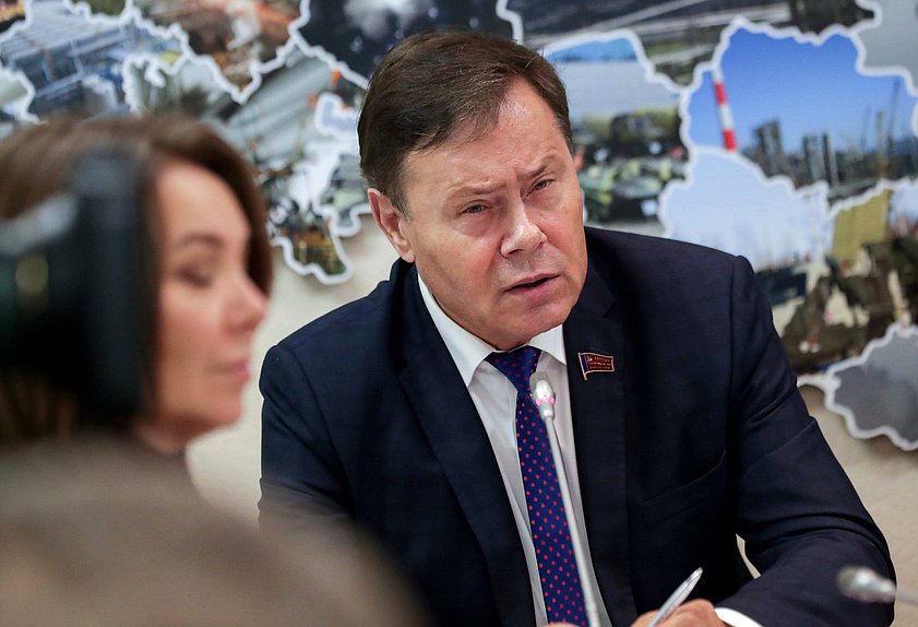 Первый заместитель председателя Комитета по экономической политике, промышленности, инновационному развитию и предпринимательству Николай Арефьев