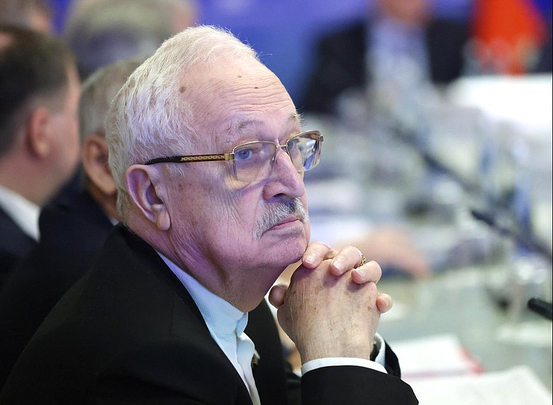 Член Комитета по аграрным вопросам Алексей Езубов