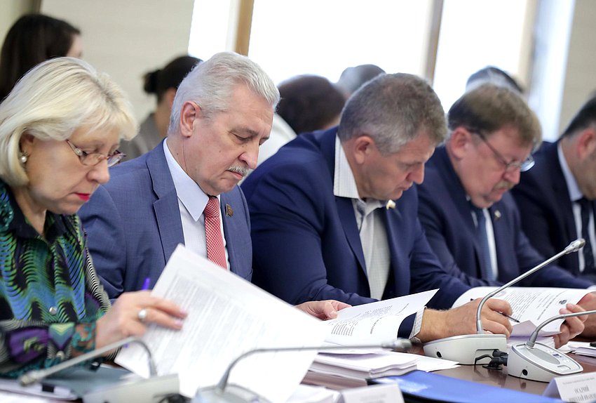Член Комитета по охране здоровья Николай Осадчий