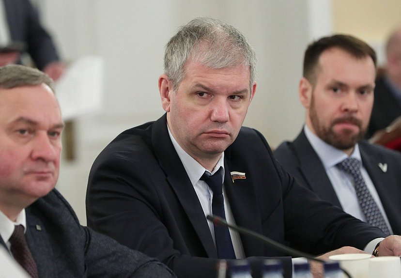 Член Комитета по региональной политике и местному самоуправлению Михаил Кисляков