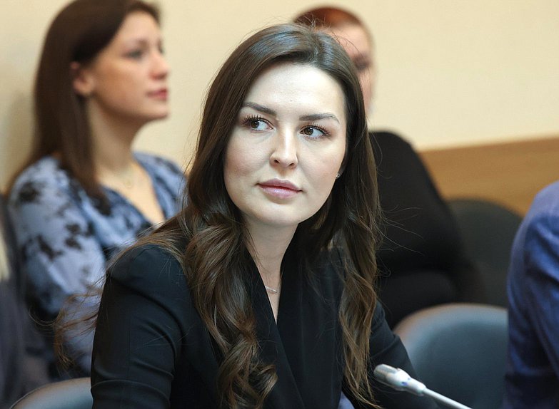 Член Комитета по просвещению Анна Скрозникова