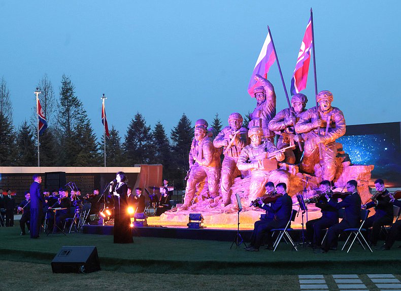 Церемония открытия  Мемориального комплекса и Музея боевых подвигов героев зарубежной военной операции