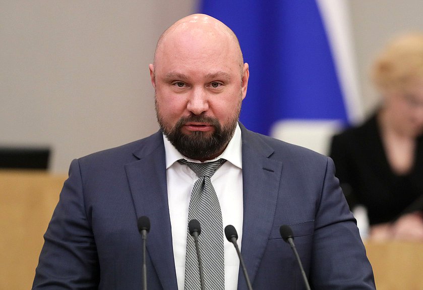 Первый заместитель Председателя Комитета по строительству и жилищно-коммунальному хозяйству Владимир Кошелев