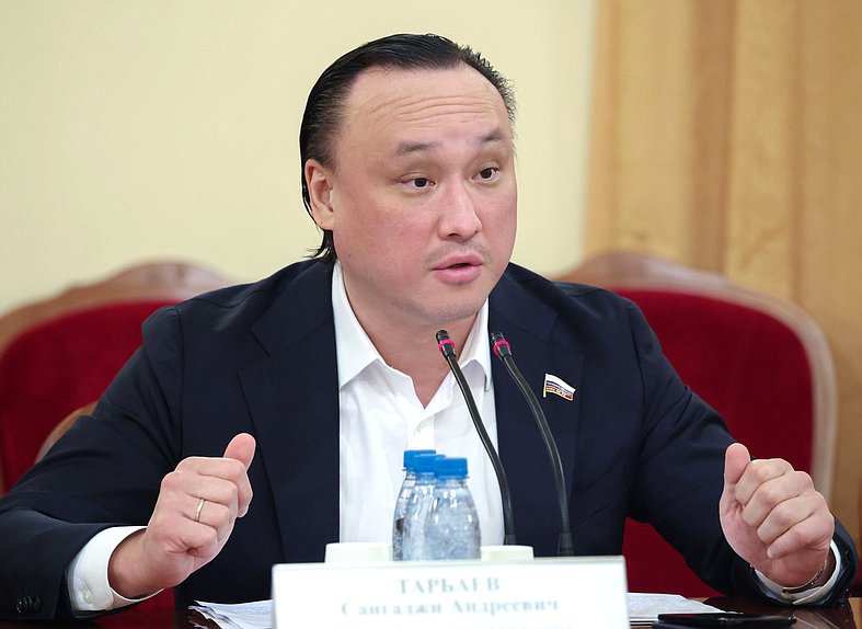 Председатель Комитета по туризму и развитию туристической инфраструктуры Сангаджи Тарбаев