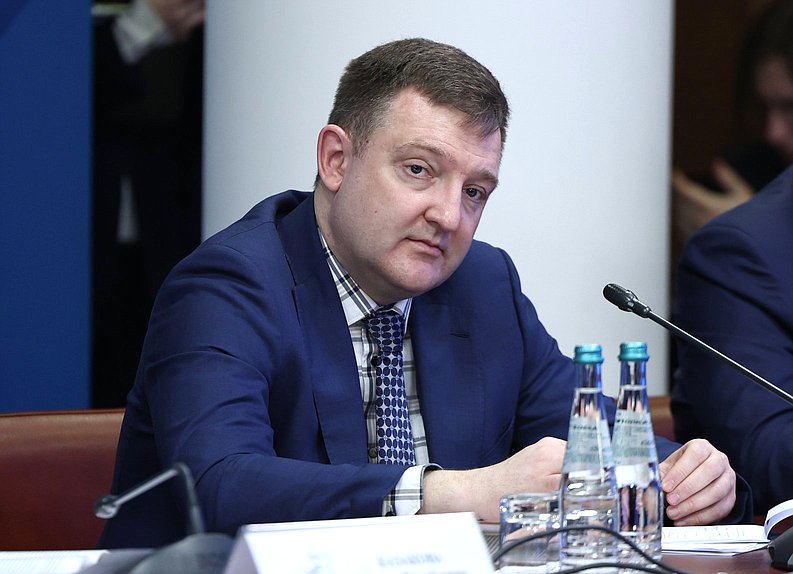 Заседание организационного комитета по подготовке и проведению празднования 90-летия со дня рождения С. С. Говорухина