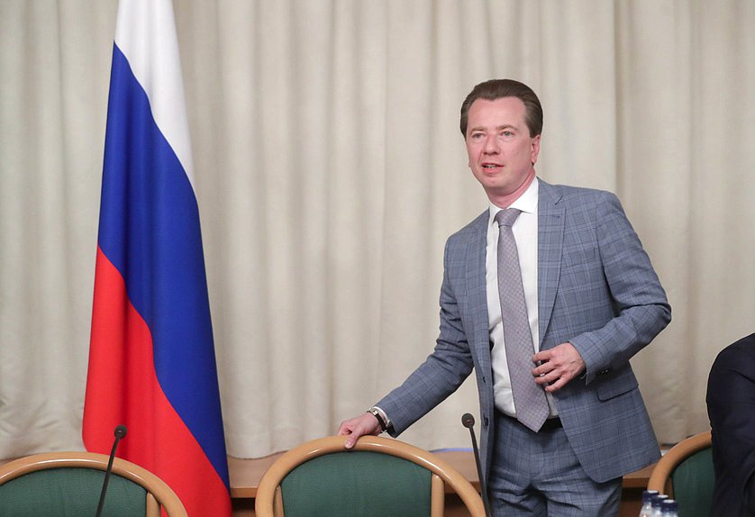 Первый заместитель Председателя Комитета по экологии, природным ресурсам и охране окружающей среды Владимир Бурматов